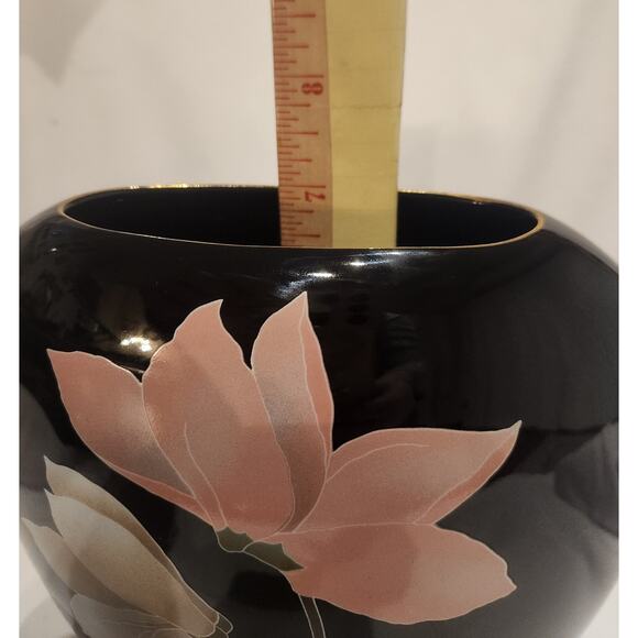Vintage Toyo Japan Black Porcelain Vase with Peach Floral Design, Mid-Century - Picture 4 of 6